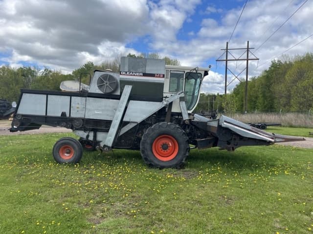 Image of Gleaner M3 equipment image 3