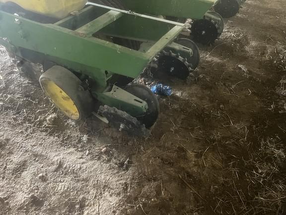 Image of John Deere 7000 equipment image 3