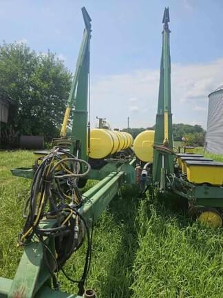 Image of John Deere 7000 equipment image 3
