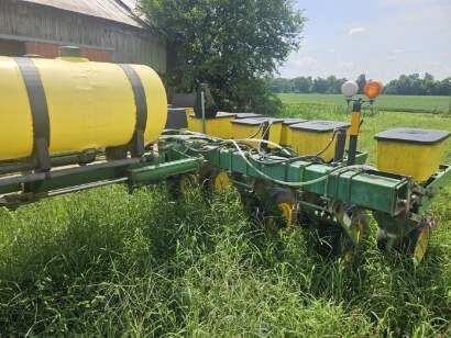 Image of John Deere 7000 equipment image 2