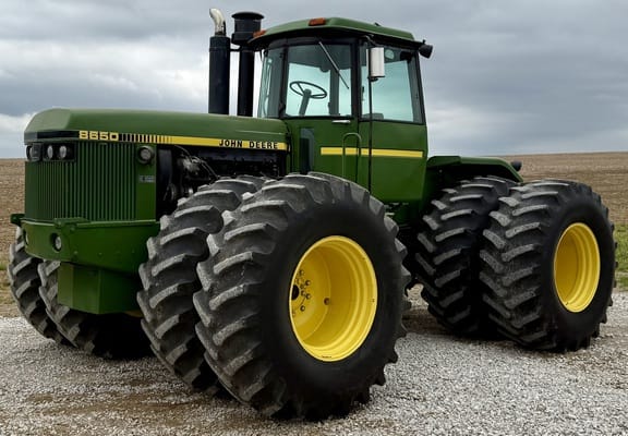 1985 John Deere 8650 Equipment Image0