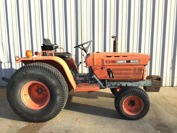 Image of Kubota B8200 equipment image 3
