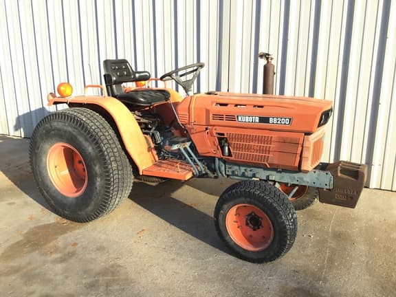 Image of Kubota B8200 equipment image 4