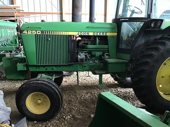 1987 John Deere 4250 Equipment Image0