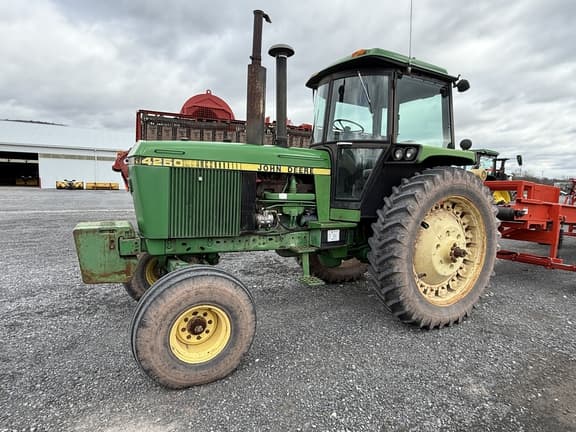 Image of John Deere 4250 equipment image 1