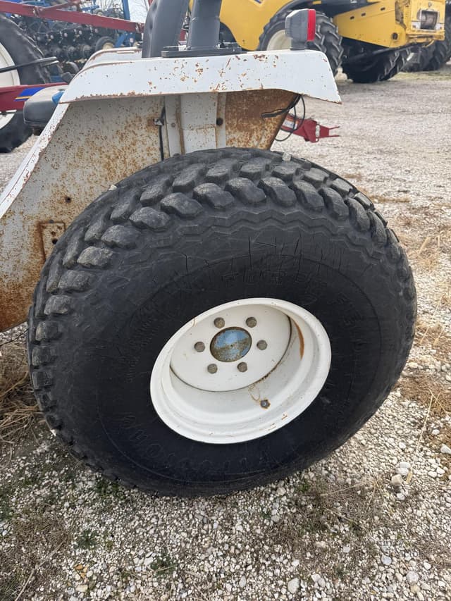 Image of Ford 1520 equipment image 2