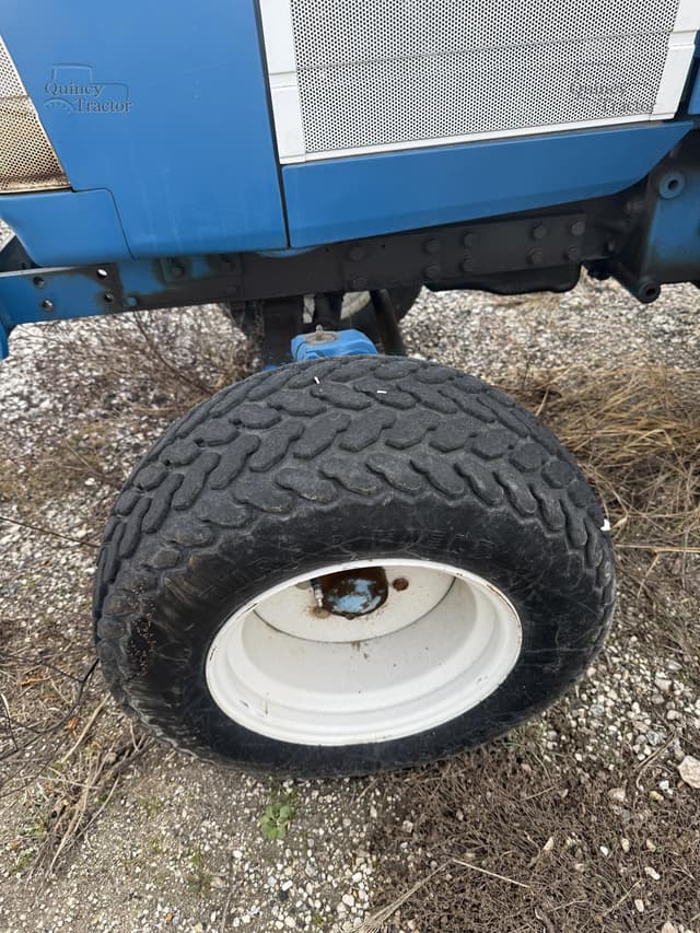 Image of Ford 1520 equipment image 1