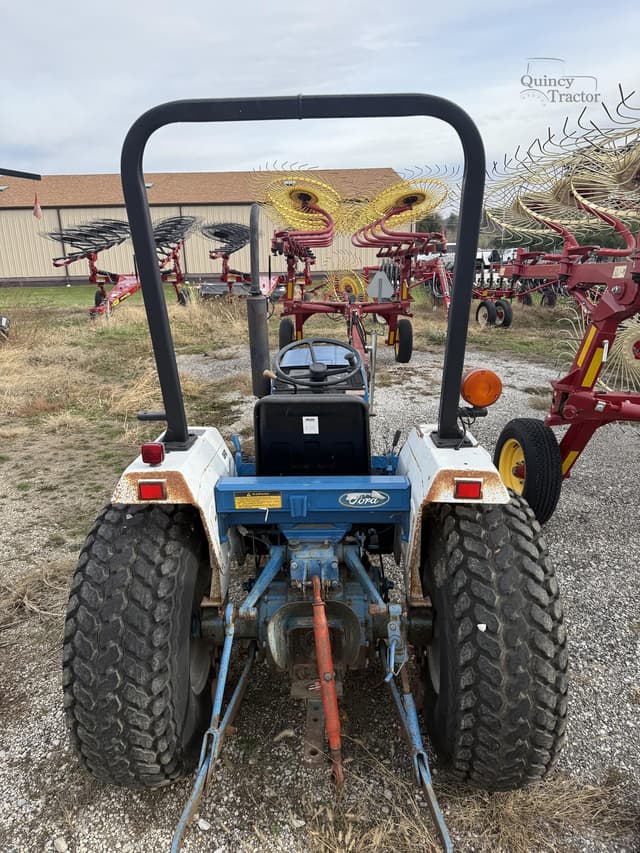 Image of Ford 1520 equipment image 3