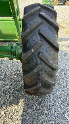 Image of John Deere 4055 equipment image 4