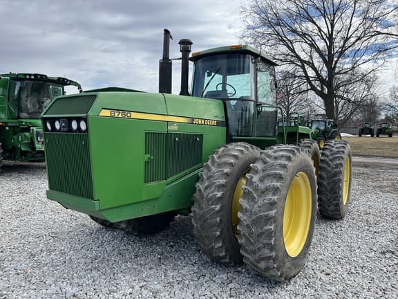Image of John Deere 8760 equipment image 1