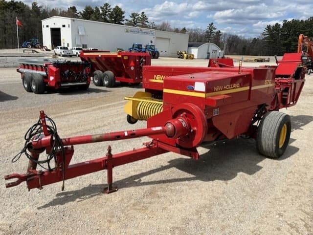 Image of New Holland 570 equipment image 4