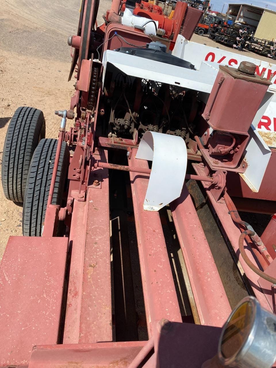 1990 Freeman 370 Equipment Image0