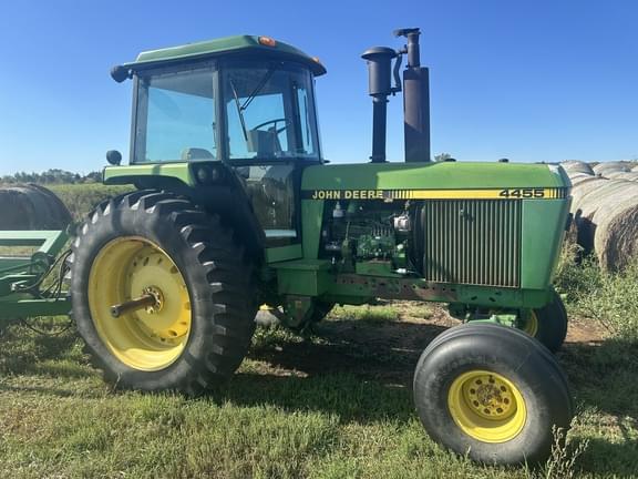 Image of John Deere 4455 equipment image 1