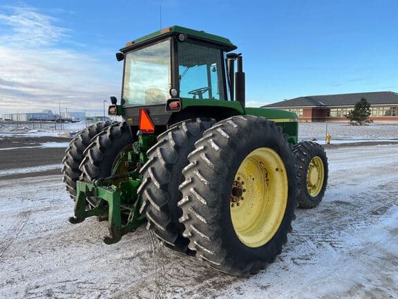 Image of John Deere 4755 equipment image 4