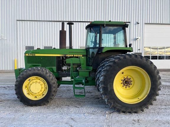 Image of John Deere 4755 equipment image 1