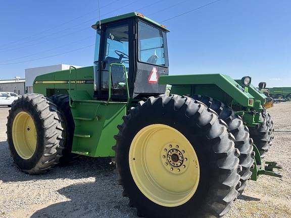 Image of John Deere 8560 equipment image 1