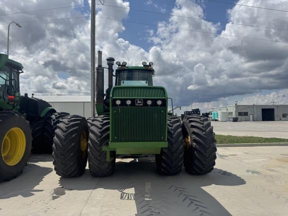 Image of John Deere 8960 equipment image 1