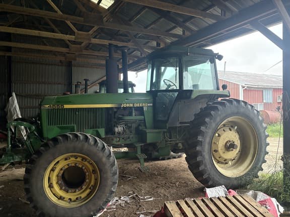 Image of John Deere 4555 Primary image
