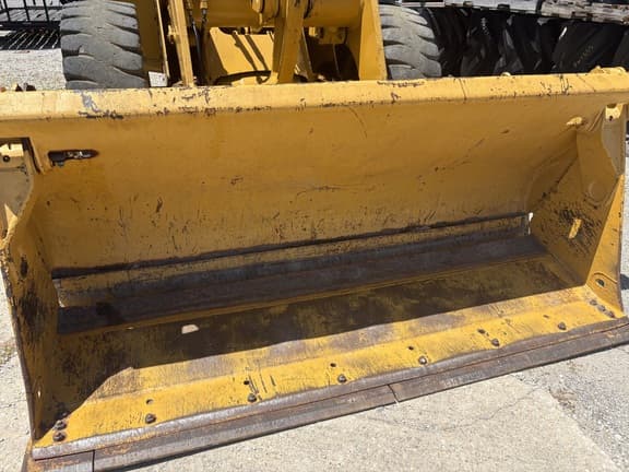 Image of John Deere 544E equipment image 3