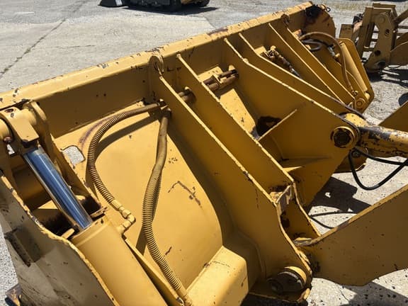 Image of John Deere 544E equipment image 4