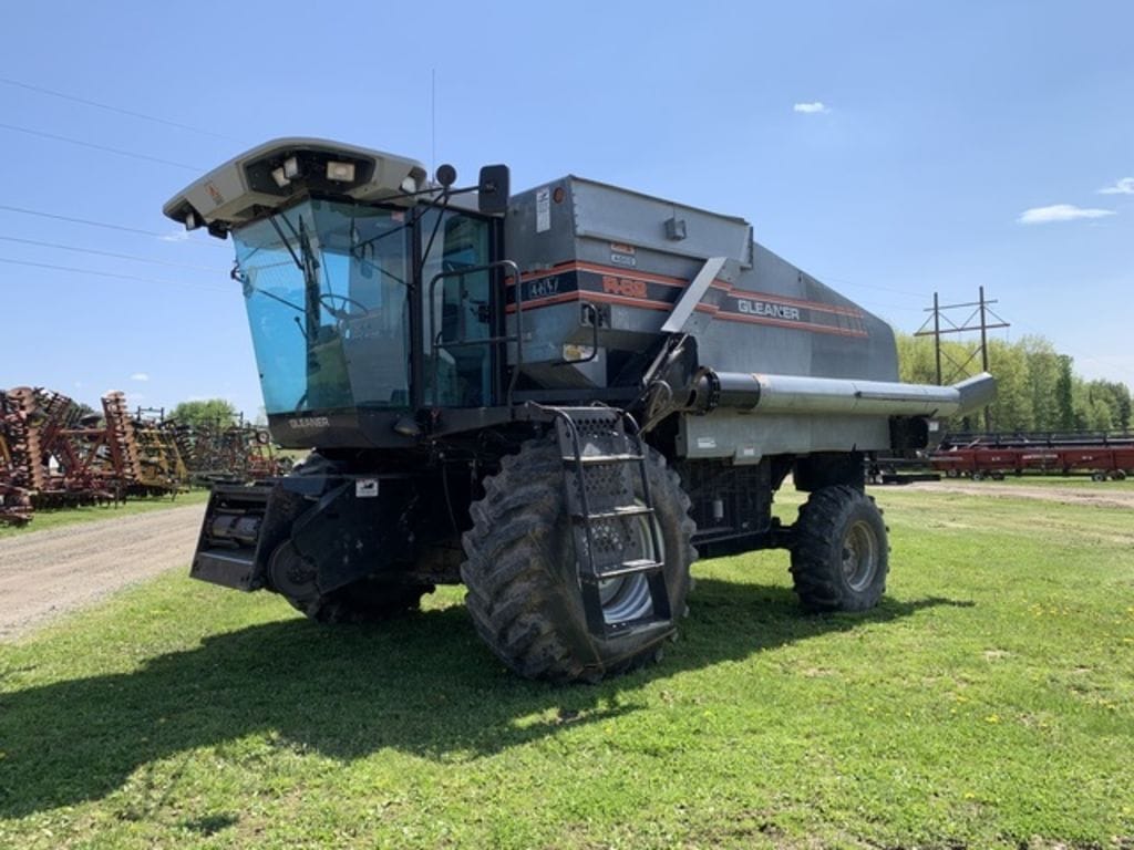 1992 Gleaner R62 Equipment Image0