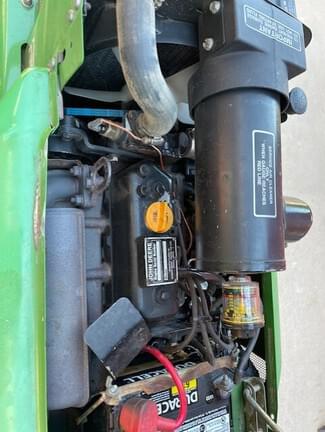 Image of John Deere 322 equipment image 4