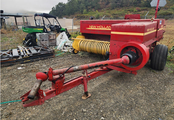 1992 New Holland 580 Equipment Image0