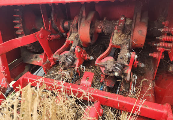 Image of New Holland 580 Image 1