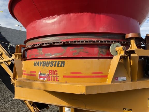 Image of Haybuster H1000 equipment image 4