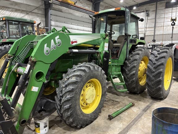 Image of John Deere 4760 Primary image
