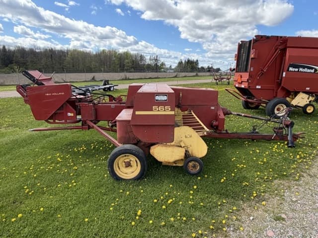 Image of New Holland 565 equipment image 3