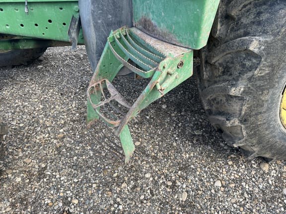 Image of John Deere 7600 equipment image 4