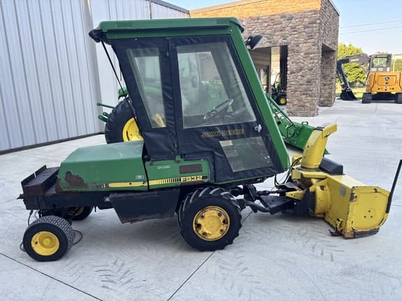 Image of John Deere F932 equipment image 2