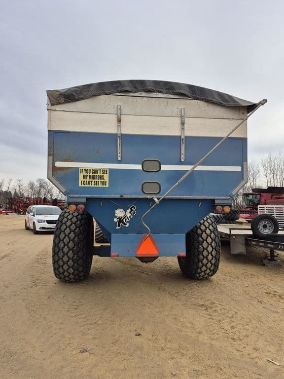 Image of Kinze 840 equipment image 1