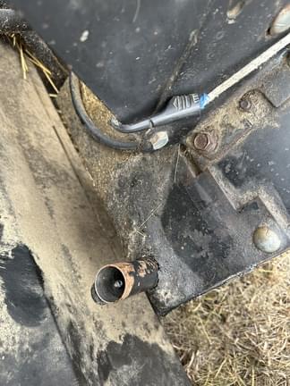 Image of MacDon 960 equipment image 4