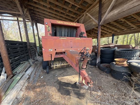 Image of New Holland 660 Primary image