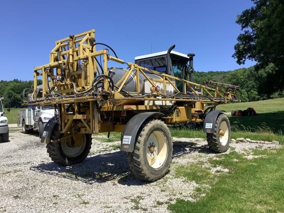 Image of Ag-Chem RoGator 664 equipment image 4