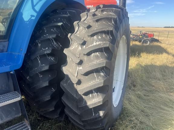 Image of Ford 8970 equipment image 4