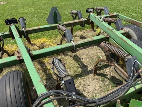 Image of John Deere 714 equipment image 1