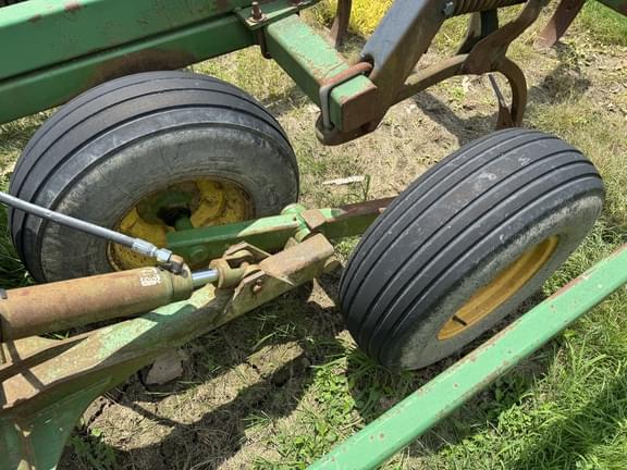 Image of John Deere 714 equipment image 4