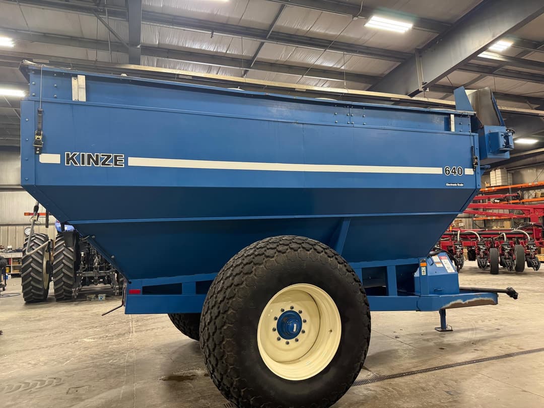 Image of Kinze 640 Primary image