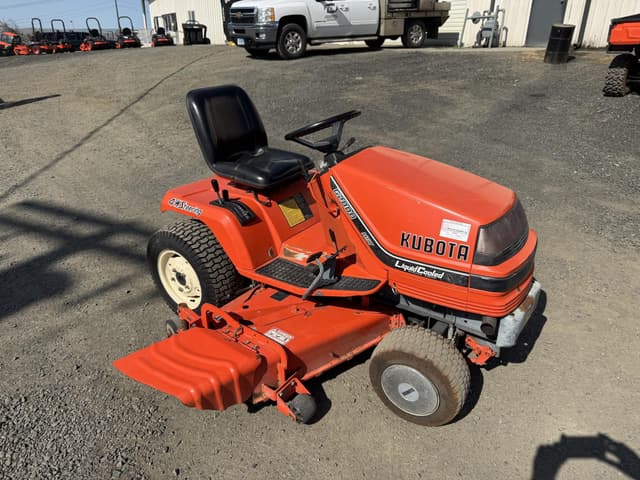 Image of Kubota G2000 equipment image 2