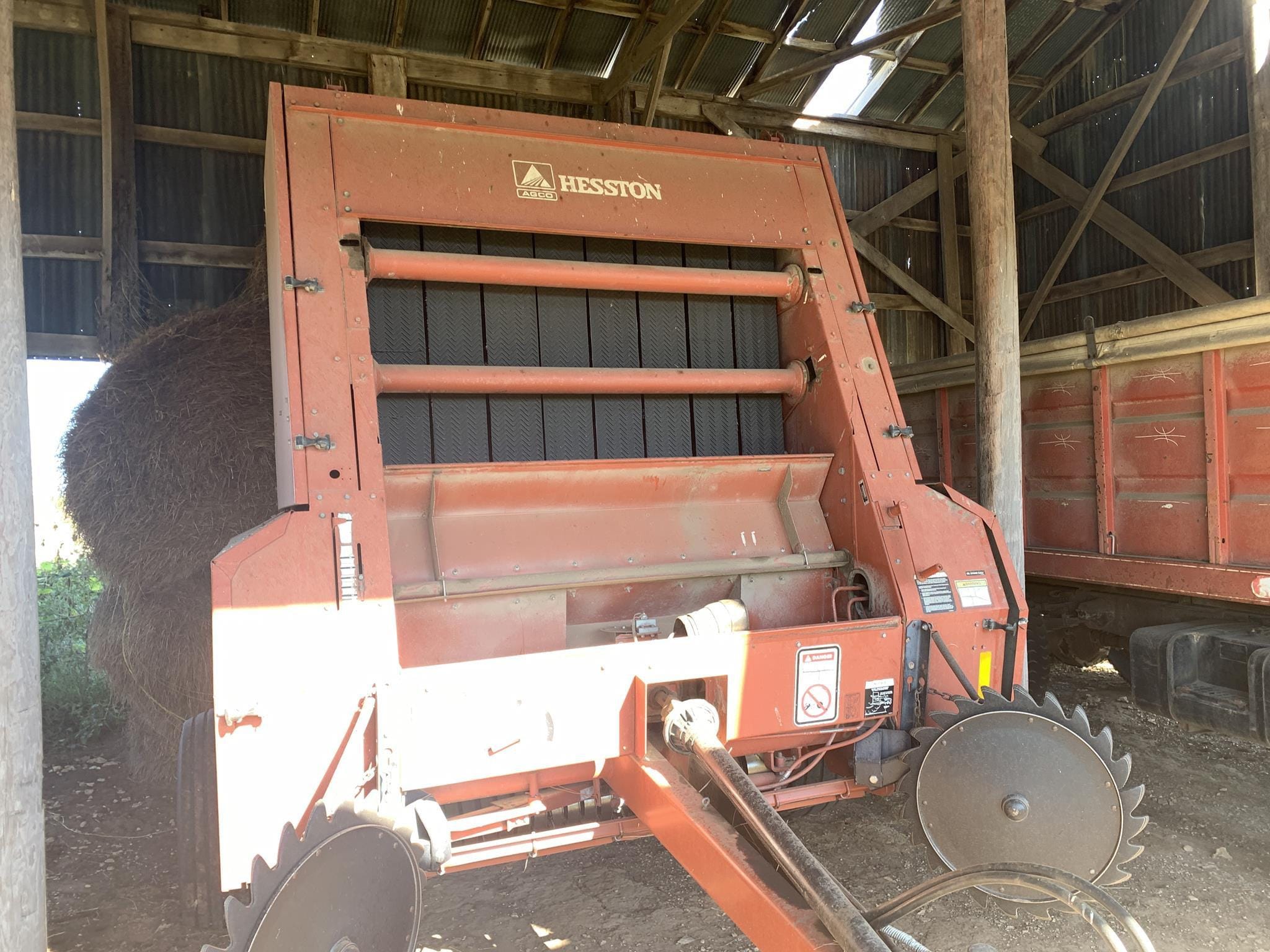 1996 Hesston 565T Equipment Image0