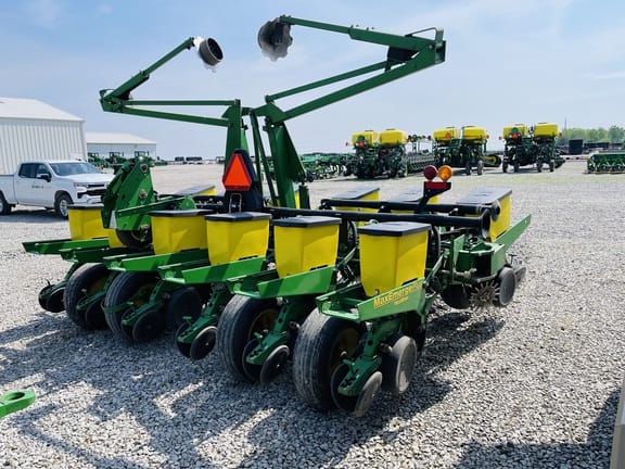 1996 John Deere 1760 Equipment Image0