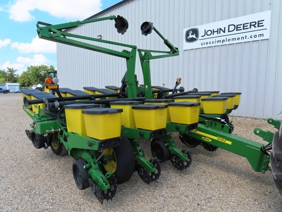 Image of John Deere 1760 equipment image 3