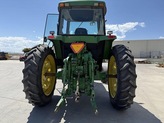 Image of John Deere 7600 equipment image 3