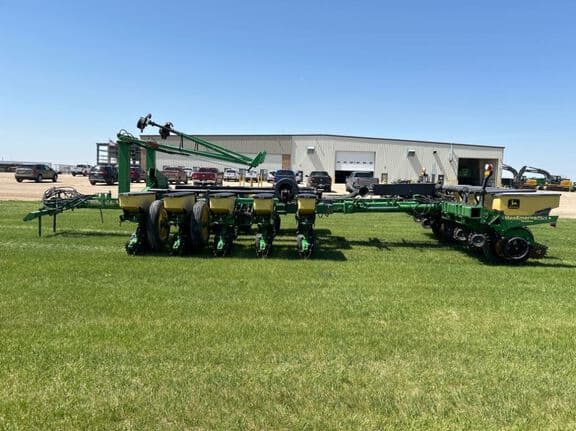 Image of John Deere 1770 equipment image 1