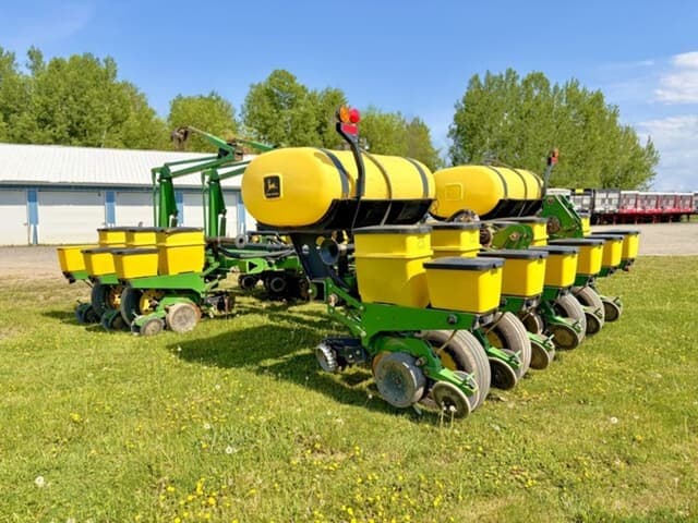 Image of John Deere 1770 equipment image 4
