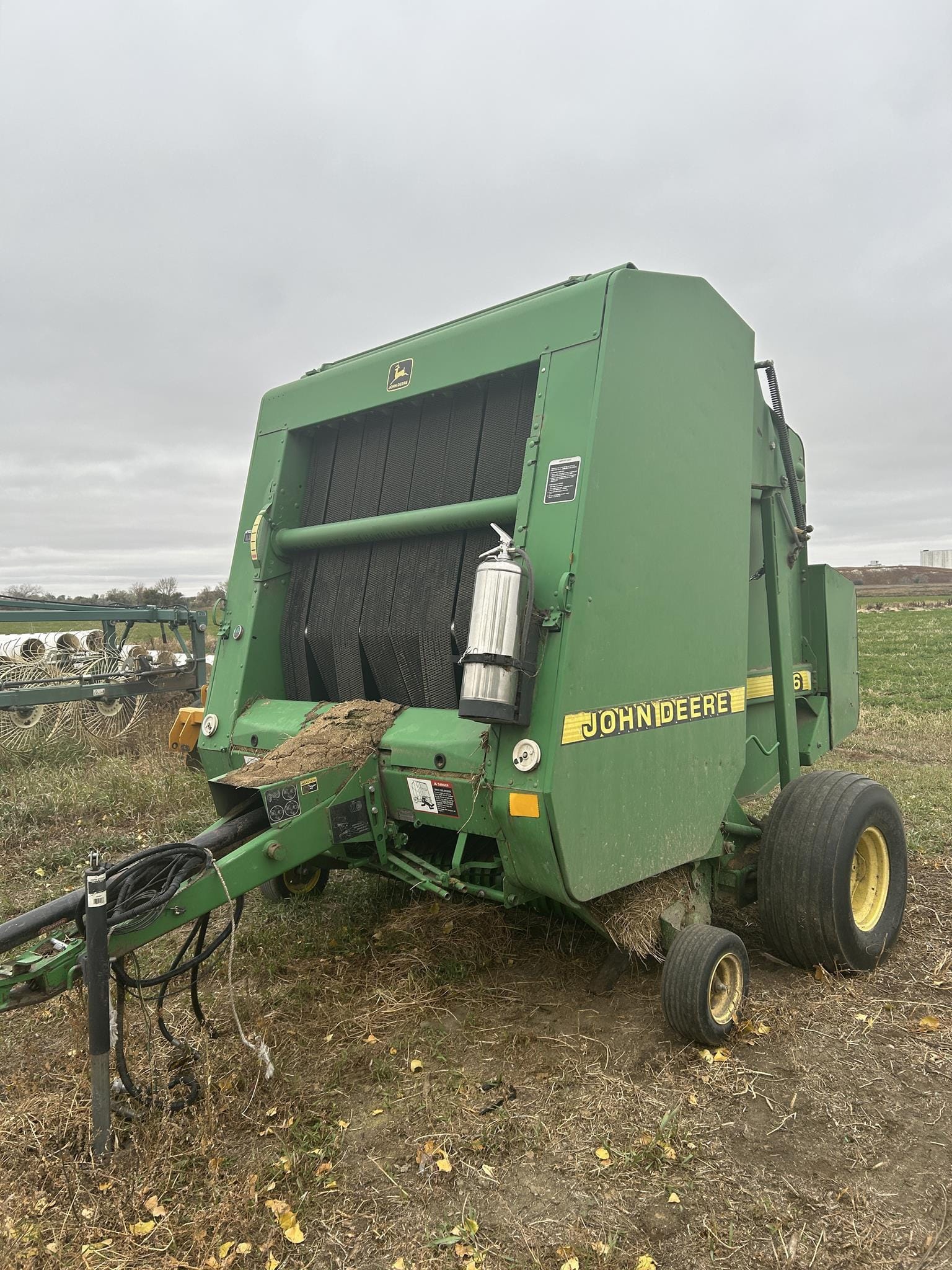 1997 John Deere 566 Equipment Image0