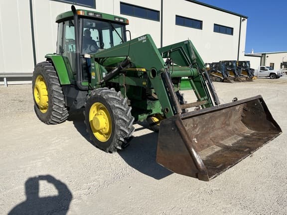 Image of John Deere 7410 equipment image 1